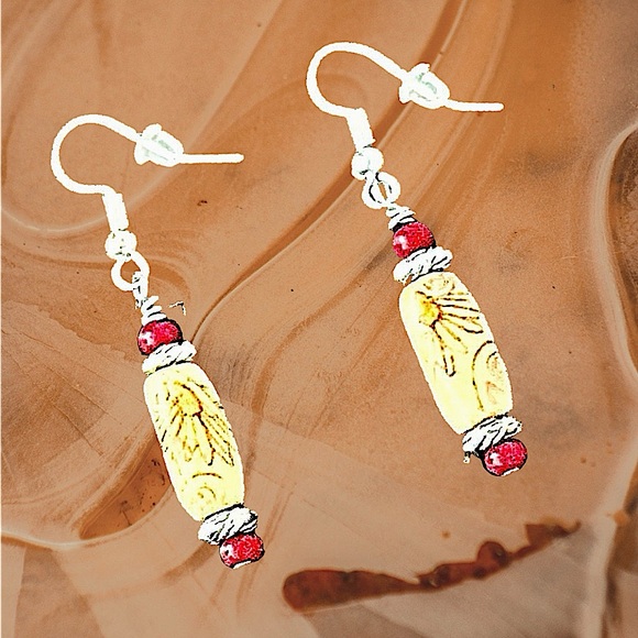 UNIQUE HANDMADE PAINTED WOOD AND SILVER EARRINGS - Picture 4 of 4